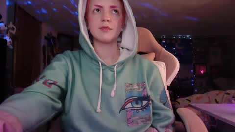 Snapshot of nerdy_squirty chatting on 03-07-25, 05:18 NerdySquirty online show from 03-07-25, 05:18