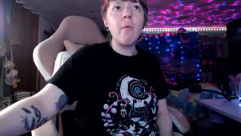 Snapshot of nerdy_squirty chatting on 07-13-26, 07:55 NerdySquirty online show from 07-13-26, 07:55