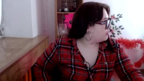 nereia online show from 05-31-26, 06:09