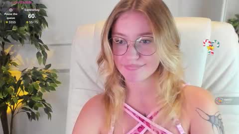 Snapshot of nerissa_xo chatting on 10-02-25, 08:38 Nerissa online show from 10-02-25, 08:38