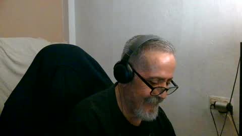 Snapshot of neron401 chatting on 06-17-26, 11:16 neron401 online show from 06-17-26, 11:16