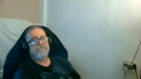 Snapshot of neron401 chatting on 06-18-26, 04:11 neron401 online show from 06-18-26, 04:11
