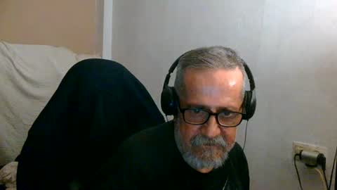 Snapshot of neron401 chatting on 06-19-26, 04:17 neron401 online show from 06-19-26, 04:17