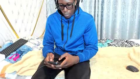 netfux_and_chill online show from 03-12-26, 06:14