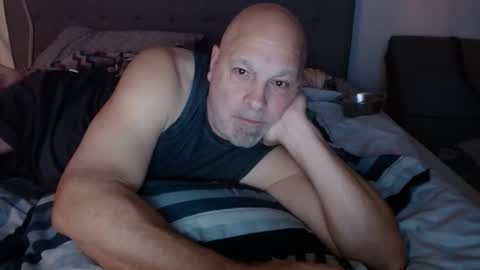 Snapshot of nethggoes85 chatting on 11-17-25, 03:01 nethggoes85 online show from 11-17-25, 03:01