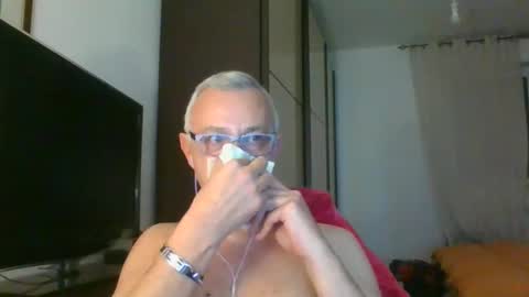 Snapshot of nevenerabis chatting on 02-05-25, 01:15 nevenerabis online show from 02-05-25, 01:15