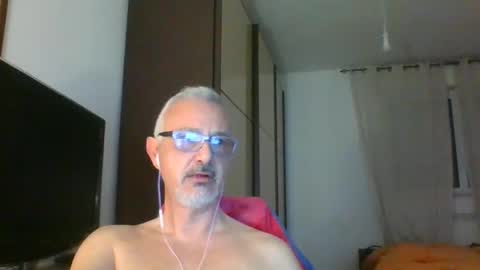 Snapshot of nevenerabis chatting on 03-06-25, 07:43 nevenerabis online show from 03-06-25, 07:43