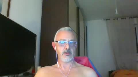 Snapshot of nevenerabis chatting on 03-07-25, 01:53 nevenerabis online show from 03-07-25, 01:53