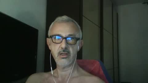Snapshot of nevenerabis chatting on 10-07-25, 04:15 nevenerabis online show from 10-07-25, 04:15