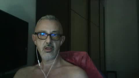 Snapshot of nevenerabis chatting on 10-10-25, 05:56 nevenerabis online show from 10-10-25, 05:56