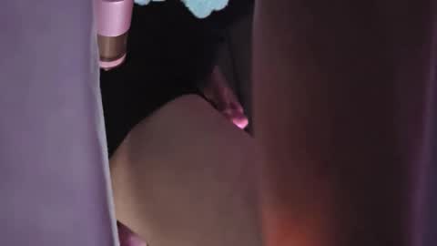 neverenough222 online show from 04-11-26, 10:41