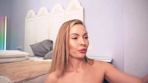 new dee online show from 03-07-26, 01:41