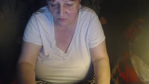 Snapshot of new_milf chatting on 07-05-26, 07:54 Lilly online show from 07-05-26, 07:54
