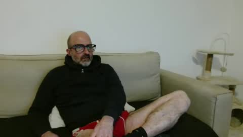 Snapshot of new_simi_74 chatting on 12-18-25, 07:31 simi online show from 12-18-25, 07:31