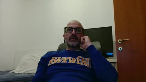 Snapshot of new_simi_74 chatting on 01-16-26, 07:18 simi online show from 01-16-26, 07:18