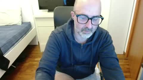 Snapshot of new_simi_74 chatting on 01-18-26, 08:12 simi online show from 01-18-26, 08:12