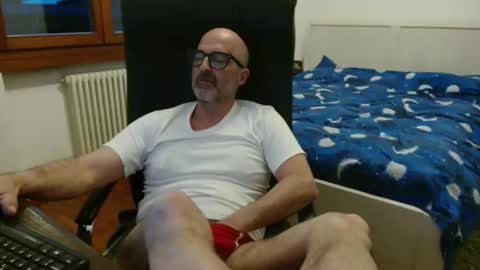 simi online show from 04-19-26, 06:21