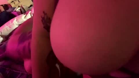 Snapshot of newby101 chatting on 12-11-24, 11:41 Meow Meow online show from 12-11-24, 11:41