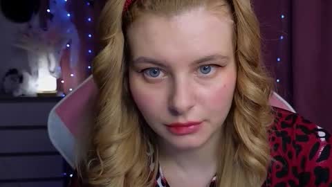 Snapshot of newdayo chatting on 10-31-25, 06:47 newdayo online show from 10-31-25, 06:47