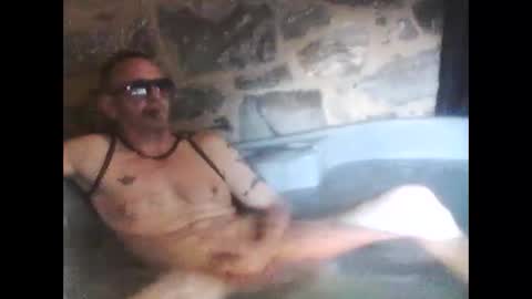 Snapshot of newfun11 chatting on 11-16-25, 03:50 newfun11 online show from 11-16-25, 03:50