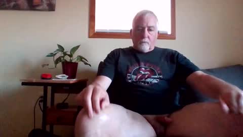 Snapshot of newhallboxer chatting on 03-19-26, 11:09 newhallboxer online show from 03-19-26, 11:09
