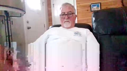 Snapshot of newhallboxer chatting on 05-04-26, 05:42 newhallboxer online show from 05-04-26, 05:42