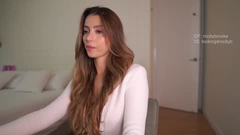 Snapshot of newmollybrooke chatting on 09-25-25, 06:55  all my links Here online show from 09-25-25, 06:55