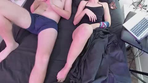 Snapshot of newvay chatting on 01-12-26, 03:06 CrownChaos online show from 01-12-26, 03:06