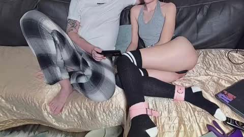 Snapshot of newvay chatting on 01-15-26, 08:23 CrownChaos online show from 01-15-26, 08:23