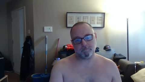 Snapshot of newvvorld chatting on 05-19-26, 03:18 NewWorld online show from 05-19-26, 03:18