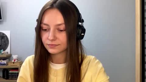 Agne online show from 10-25-25, 02:24