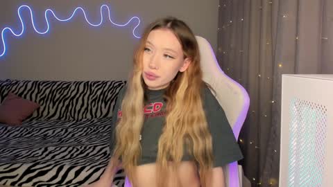 Mina online show from 01-08-25, 12:15