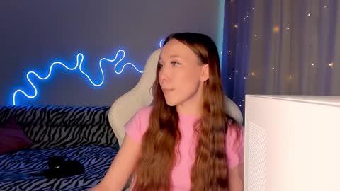 Mina online show from 12-16-25, 10:53