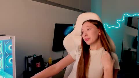 Mina online show from 02-17-26, 02:35