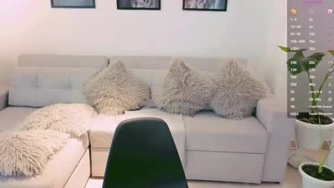 Snapshot of neythan__blaze chatting on 10-06-25, 06:05   online show from 10-06-25, 06:05