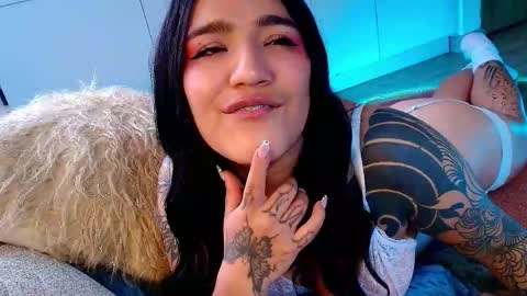 Snapshot of neytiri_san chatting on 05-01-26, 05:39 Valery Gonzales online show from 05-01-26, 05:39