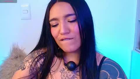 Snapshot of neytiri_san chatting on 05-21-26, 05:20 Valery Gonzales online show from 05-21-26, 05:20