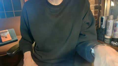 Snapshot of nfgwholoves2cum chatting on 01-10-25, 10:25 NFG Nice Friendly Guy Dick online show from 01-10-25, 10:25