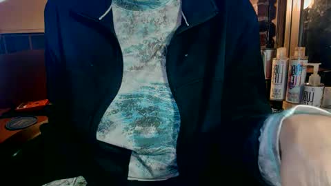 Snapshot of nfgwholoves2cum chatting on 01-20-25, 11:54 NFG Nice Friendly Guy Dick online show from 01-20-25, 11:54