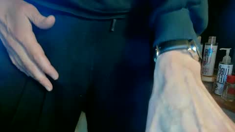 Snapshot of nfgwholoves2cum chatting on 01-25-25, 01:32 NFG Nice Friendly Guy Dick online show from 01-25-25, 01:32