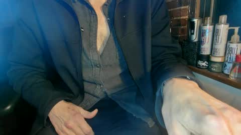 Snapshot of nfgwholoves2cum chatting on 01-28-25, 01:29 NFG Nice Friendly Guy Dick online show from 01-28-25, 01:29