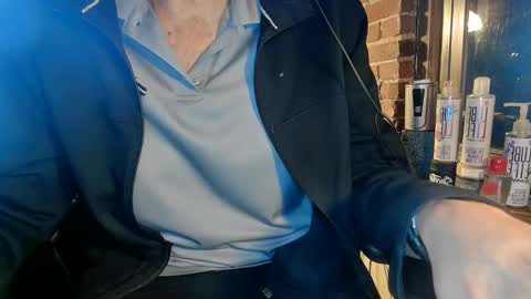 Snapshot of nfgwholoves2cum chatting on 01-31-25, 11:45 NFG Nice Friendly Guy Dick online show from 01-31-25, 11:45