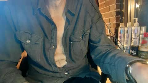 Snapshot of nfgwholoves2cum chatting on 02-08-25, 11:24 NFG Nice Friendly Guy Dick online show from 02-08-25, 11:24