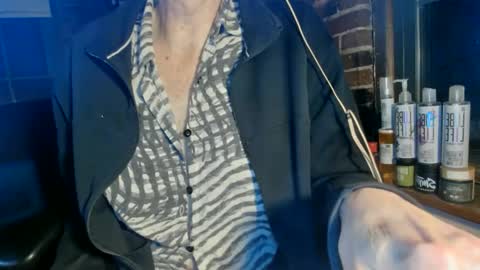 Snapshot of nfgwholoves2cum chatting on 03-10-25, 01:12 NFG Nice Friendly Guy Dick online show from 03-10-25, 01:12