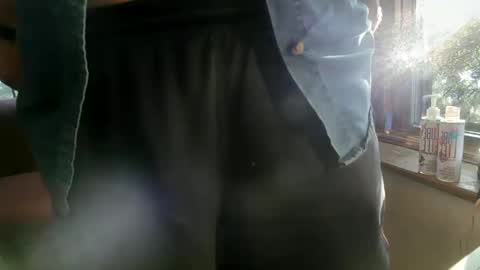 Snapshot of nfgwholoves2cum chatting on 09-26-25, 09:30 NFG Nice Friendly Guy Dick online show from 09-26-25, 09:30