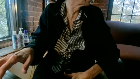Snapshot of nfgwholoves2cum chatting on 10-11-25, 09:13 NFG Nice Friendly Guy Dick online show from 10-11-25, 09:13