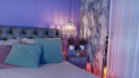 Snapshot of nia__s chatting on 12-16-25, 11:59 Nia online show from 12-16-25, 11:59