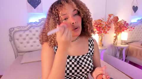 Snapshot of niacolussi chatting on 10-12-25, 03:38 niacolussi online show from 10-12-25, 03:38