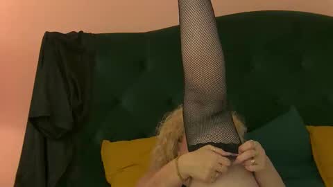 Nia MILF GRANNY MATURE online show from 11-04-25, 06:51