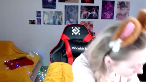 nica_kawaii online show from 04-24-26, 08:06